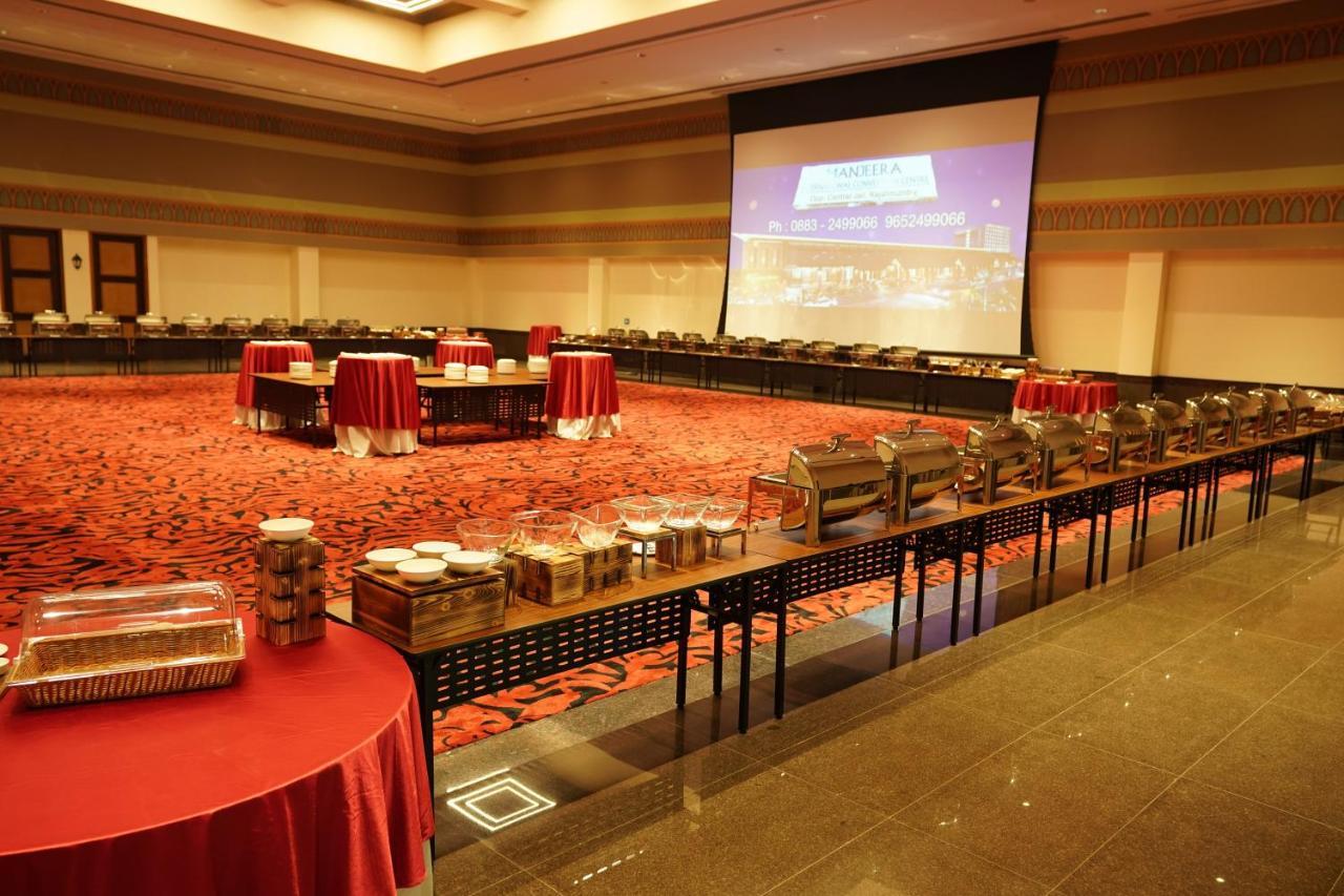 Manjeera Sarovar Premiere Hotel Rājahmundry Exterior foto